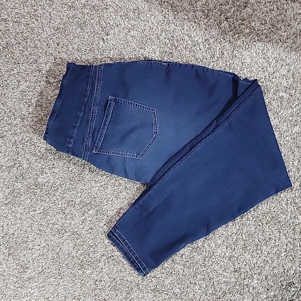 Stretch skinny blue jeans